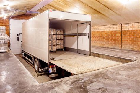 Groothandel Zuivelproducten: boter, melk & room.